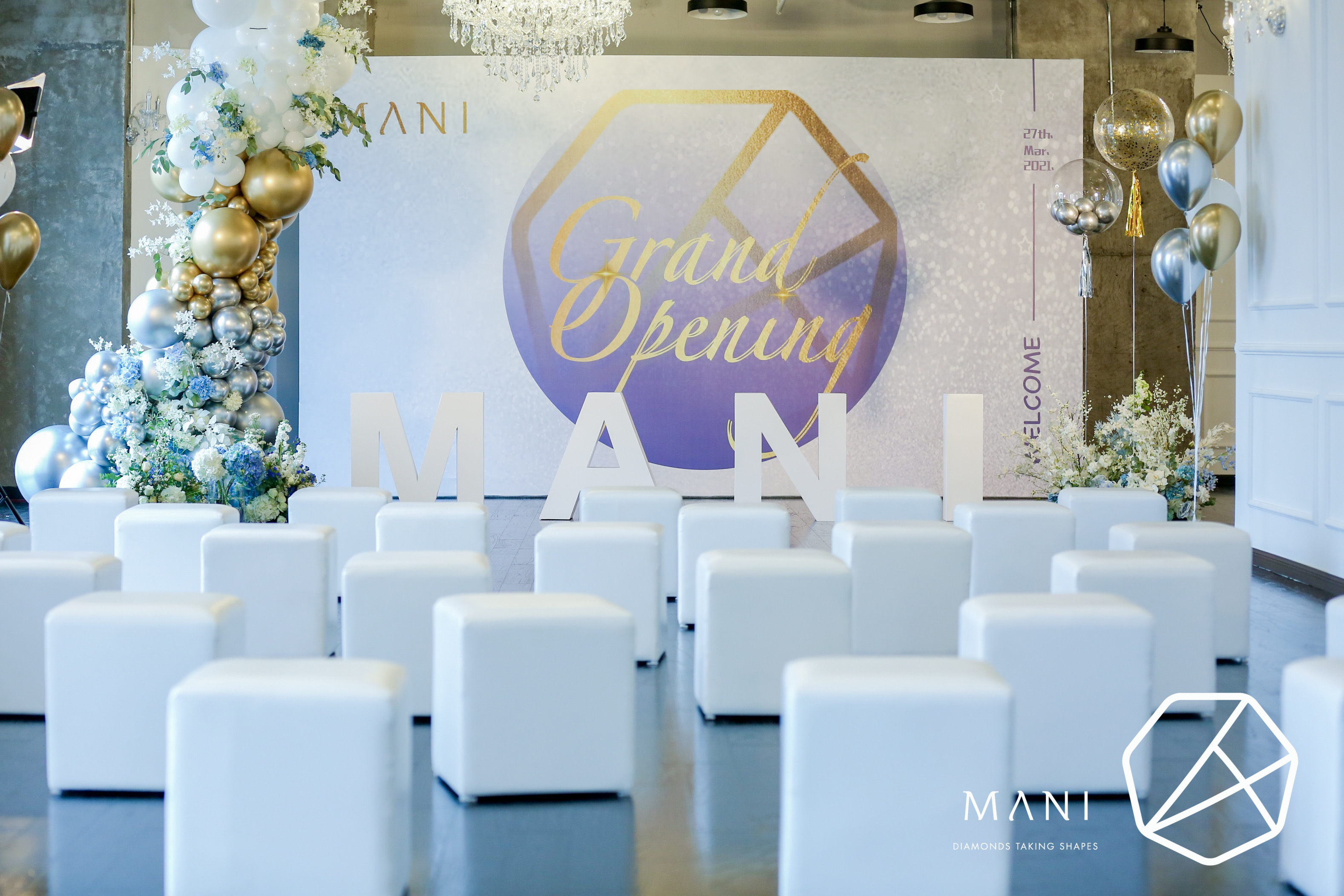 MANI曼逸瑜伽静安旗舰店盛大开幕，与你共享瑜伽盛宴！