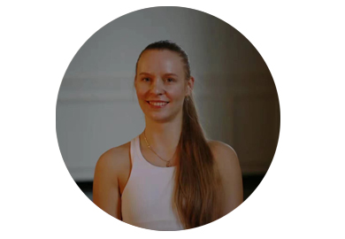 MANI瑜伽高级导师-Vira K，全美瑜伽联盟ERYT200认证老师