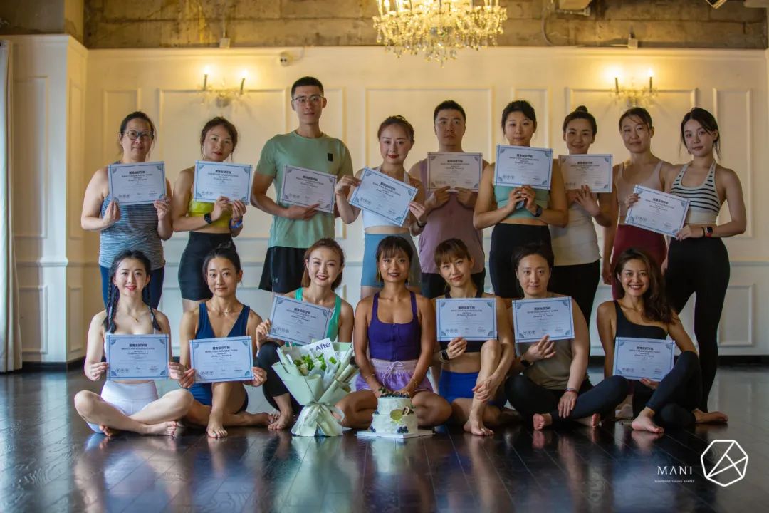 【倒立进阶工作坊】圆满收官・Maria老师带领大家安全轻盈进入倒立
